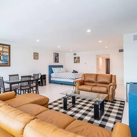 The Purple Pelican Beachfront With Ocean Balcony Unit 3